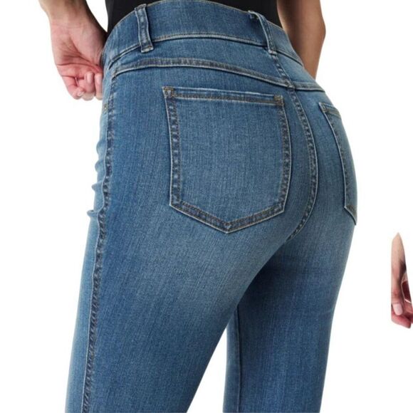 Spanx EveryWear Flare Jeans, size S/P, Vintage Indigo, Denim Cotton Blend, NWT - Picture 4 of 16